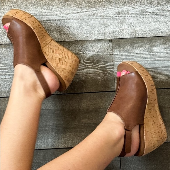 Last 1! corkys footwear weekend plans cork wedge sandals in brown size 10 - Picture 2 of 9